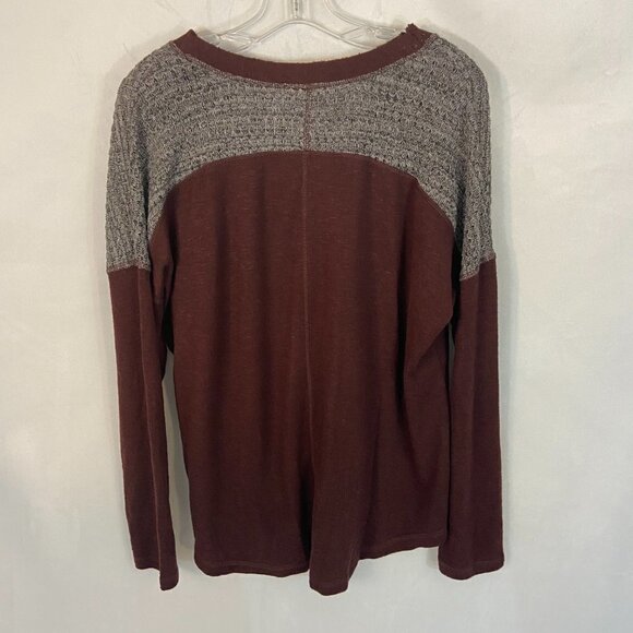 BKE Button Front Knit Sweater V-Neck Long Sleeve Women's Size M Burgundy Grey - Picture 6 of 8